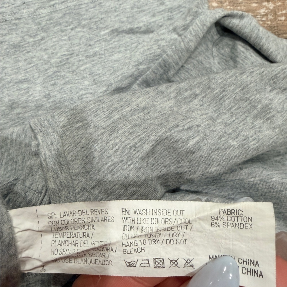 Alphalete | Gray Tshirt - Picture 4 of 4